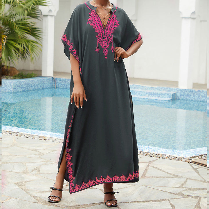 Dame Strandkaftan med kunstneriske broderier og sidelister Stilla