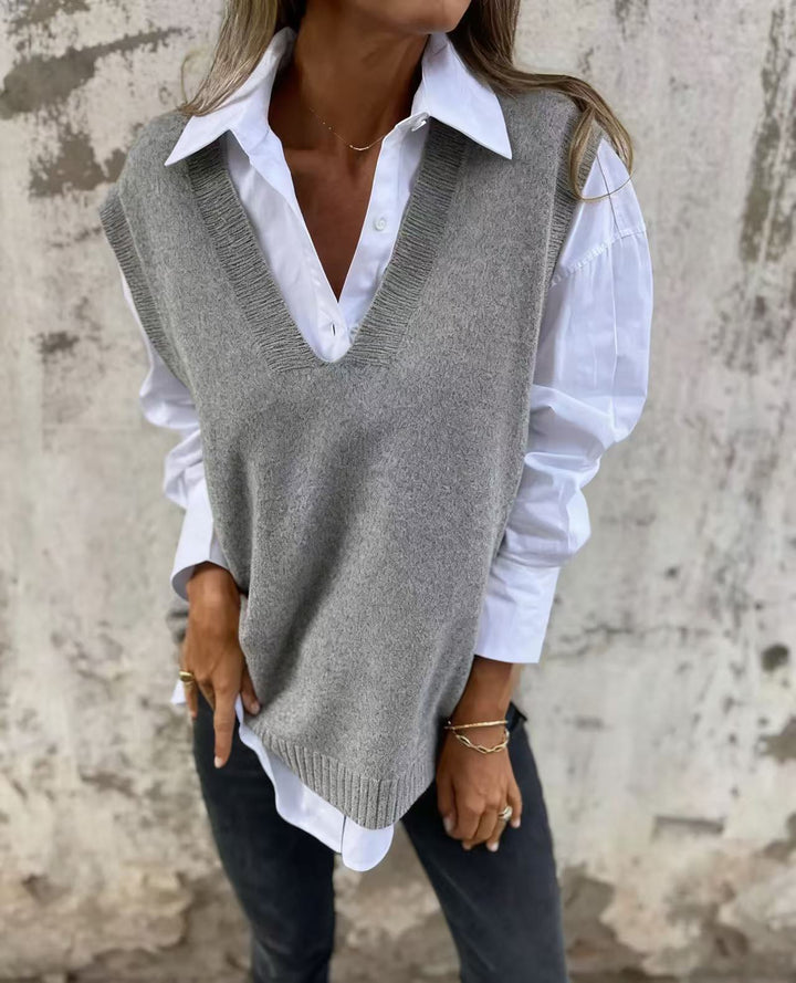 Dames elegant strikvest med V-hals og fine rib detaljer Stilla