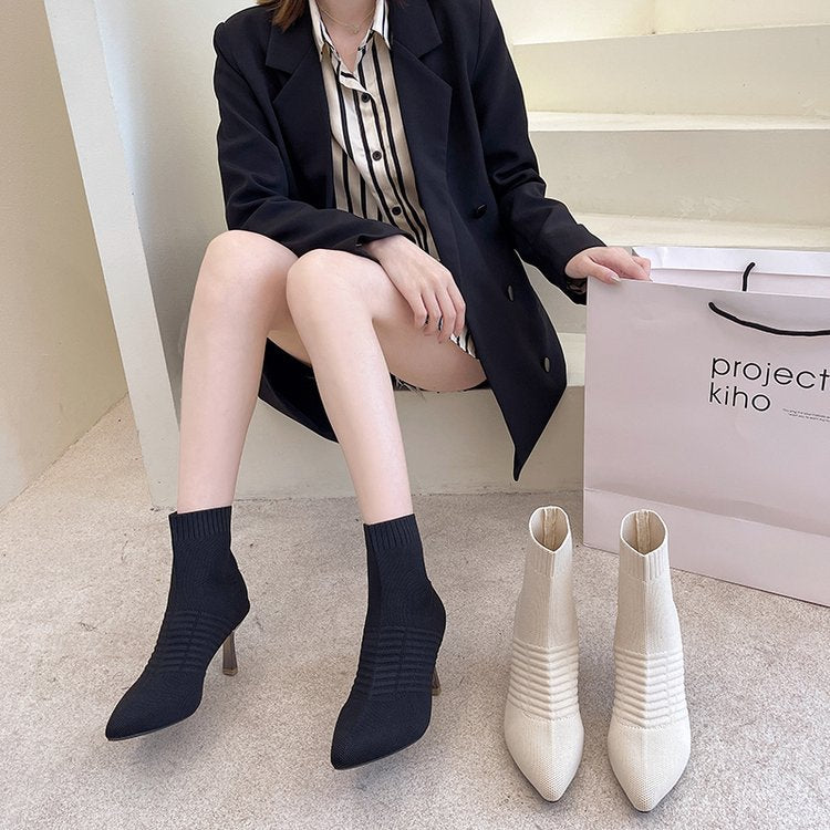 Dame Strik-Boots med elegant ankelrem og stiliseret blokhæl Stilla