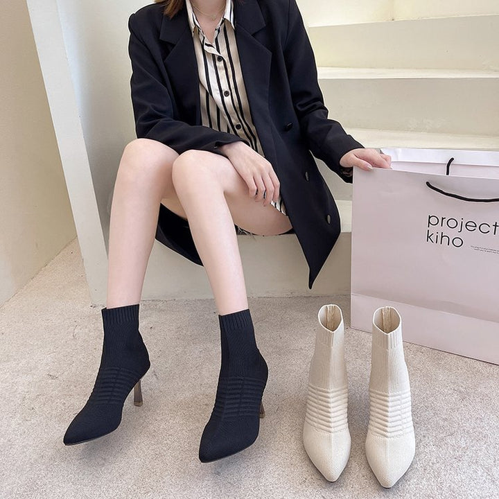Dame Strik-Boots med elegant ankelrem og stiliseret blokhæl Stilla