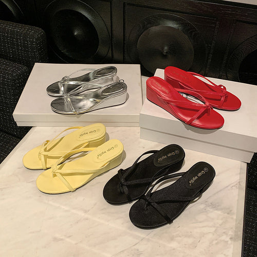 Dame Wedge-sandaler med elegant krydsrem-design og komfortabel indersål Stilla