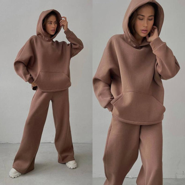 Kvinders afslappede hoodie og joggers look Skovae