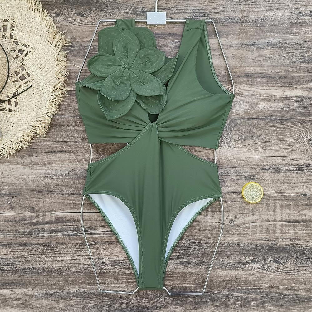 Dame heldragt med blomstret design og raffineret udskæring Stilla
