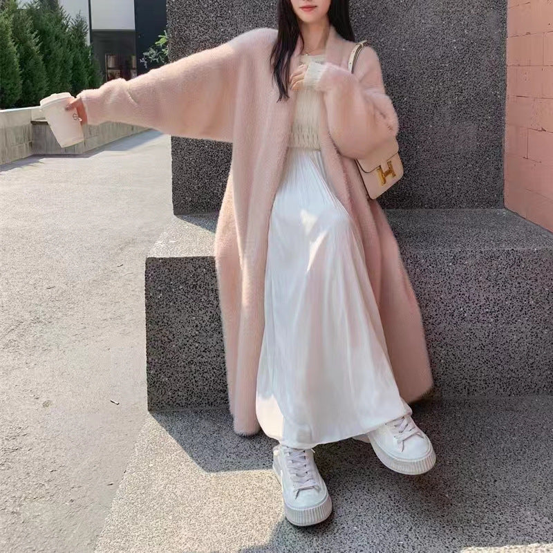 Kvinders Fluffy Maxi Cardigan med Dyb V-Hals og Oversized Silhuet Stilla