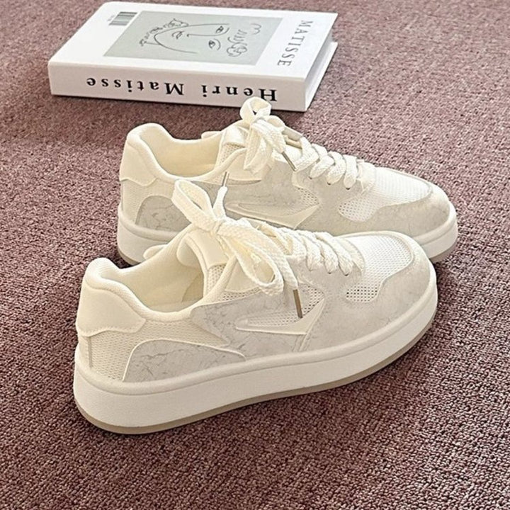 Dame Sneakers med åndbart overmateriale og detaljeret marmorert design Stilla