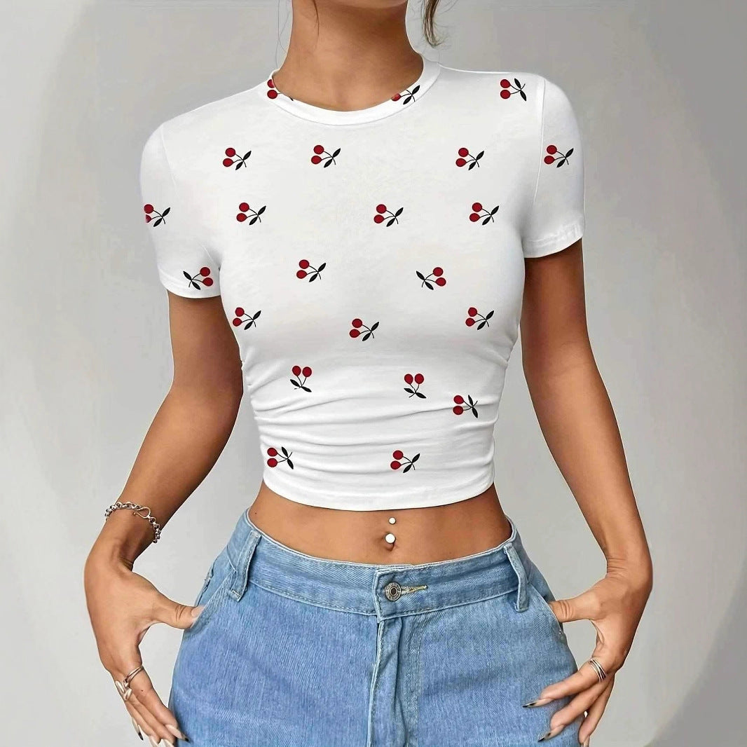 Dame Crop-T-Shirt med friske kirsebærmotiv og figursyet snit Skovae