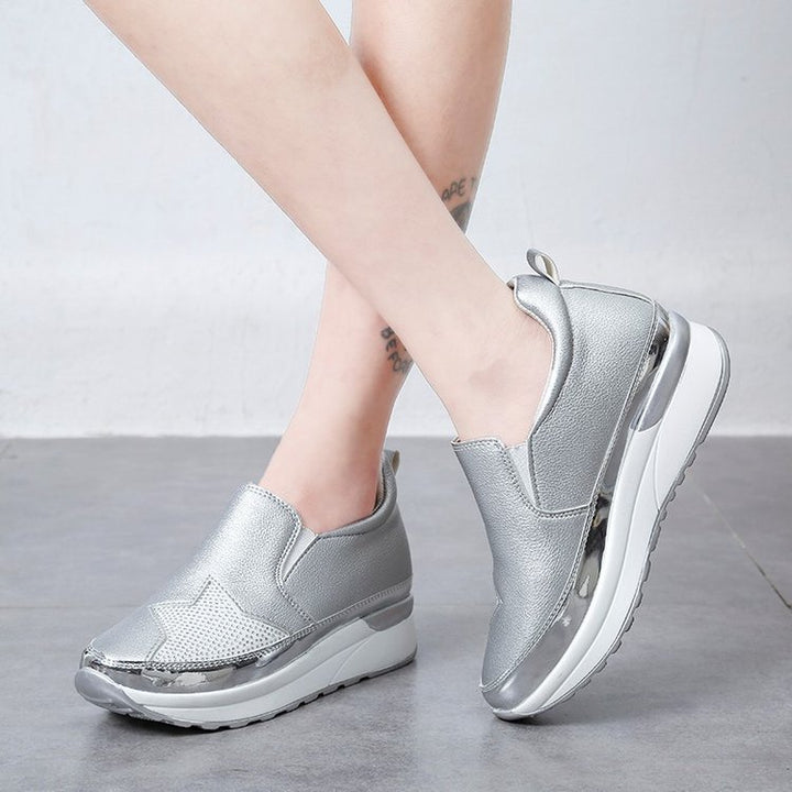 Dame Slip-On Sneakers med fashionable accenter og aftagelig indersål Stilla