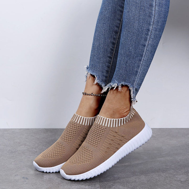 Dame Sporty Slip-On Sneakers med elastisk strikoverdel og skridsikker sål Stilla