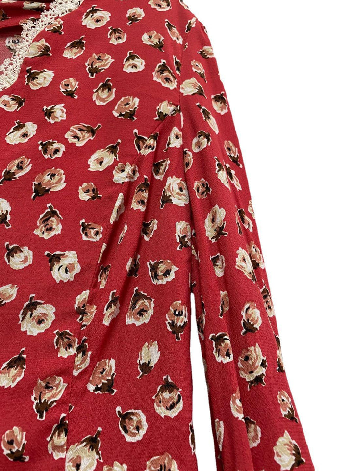 Dame romantisk bluse med blomsterdesign og rynke detaljer Stilla