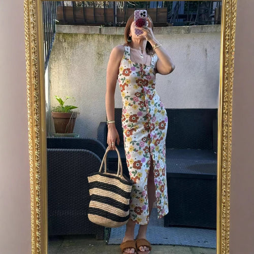 Dame maxikjole med blomstret print og feminine detaljer Stilla
