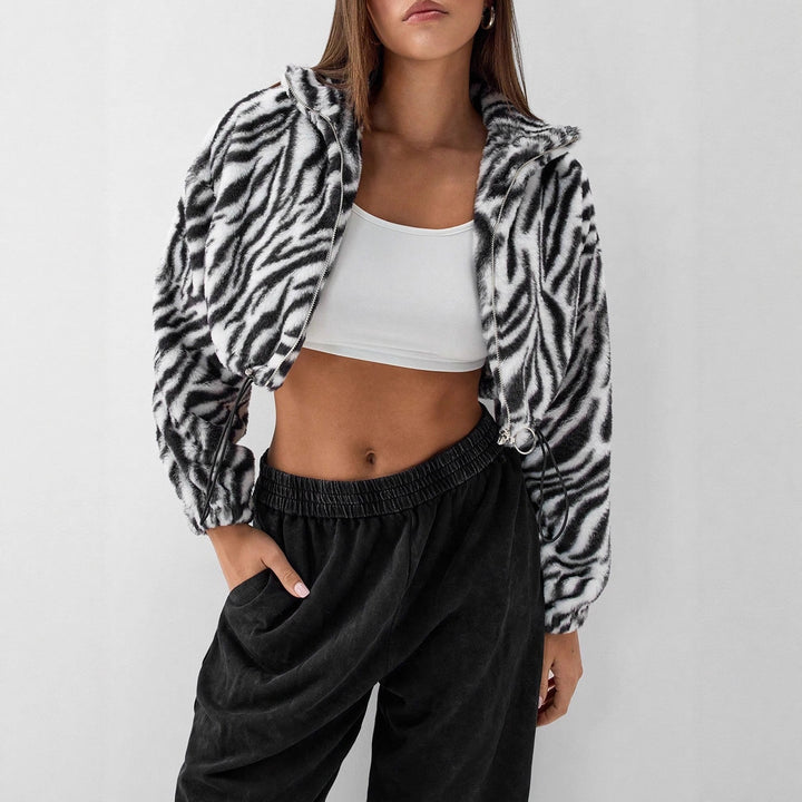 Kvinder cropped fleecejakke med moderne zebra design og elastiske manchetter Stilla