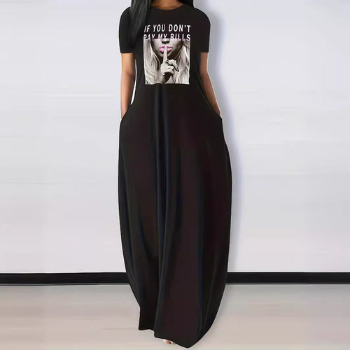 Dame maxikjole med kreativ statement-print Stilla