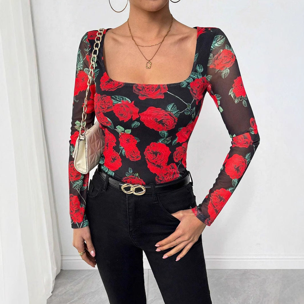 Dame nan figurnær Stretchshirt med kvadratiskudskæring, fin meshstruktur og stort rosenprint Skovae