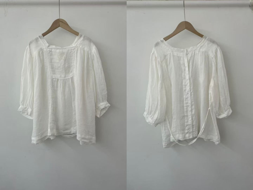 Femme Let Broderet Bluse Stilla