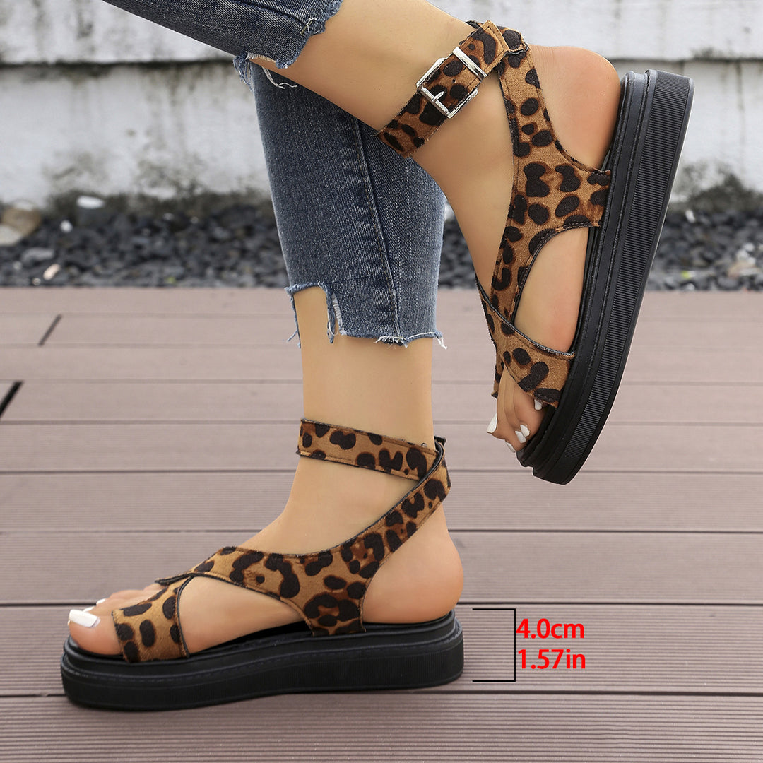 Dame Komfortable Plateau-Sandaler med trendy Leopardsmønster og justerbart Remdesign Stilla