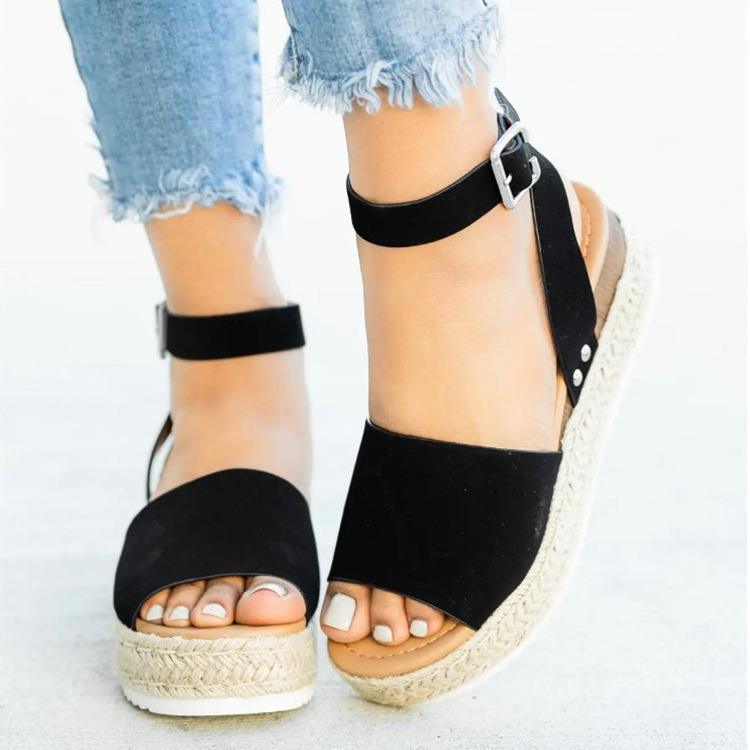 Dame Plateau-sandaler med elegant fodseng og justerbar rem Stilla