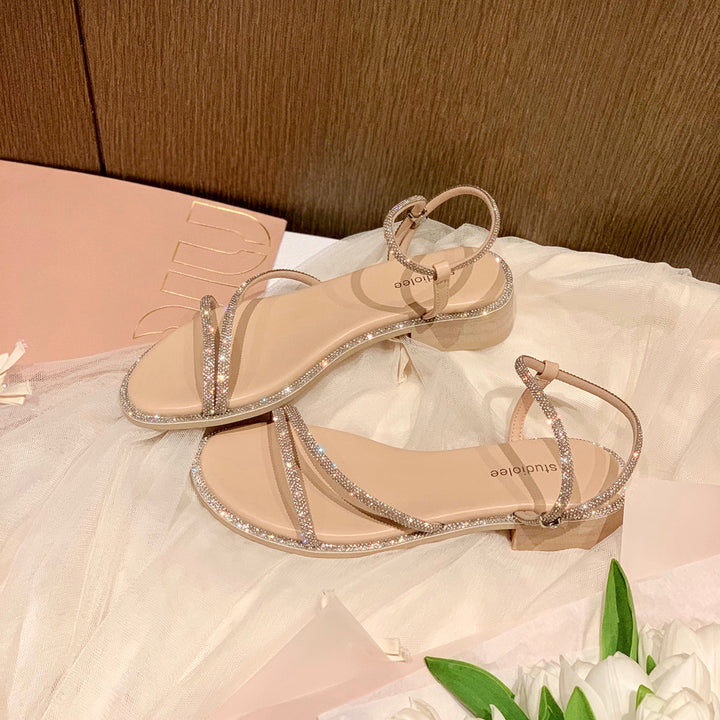 Dame elegante sandaler med funklende remme og behageligt fodseng Stilla