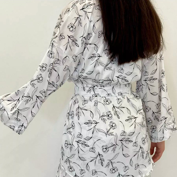 Dame pyjamasæt med detaljeret blomsterdesign og luftig pasform Stilla