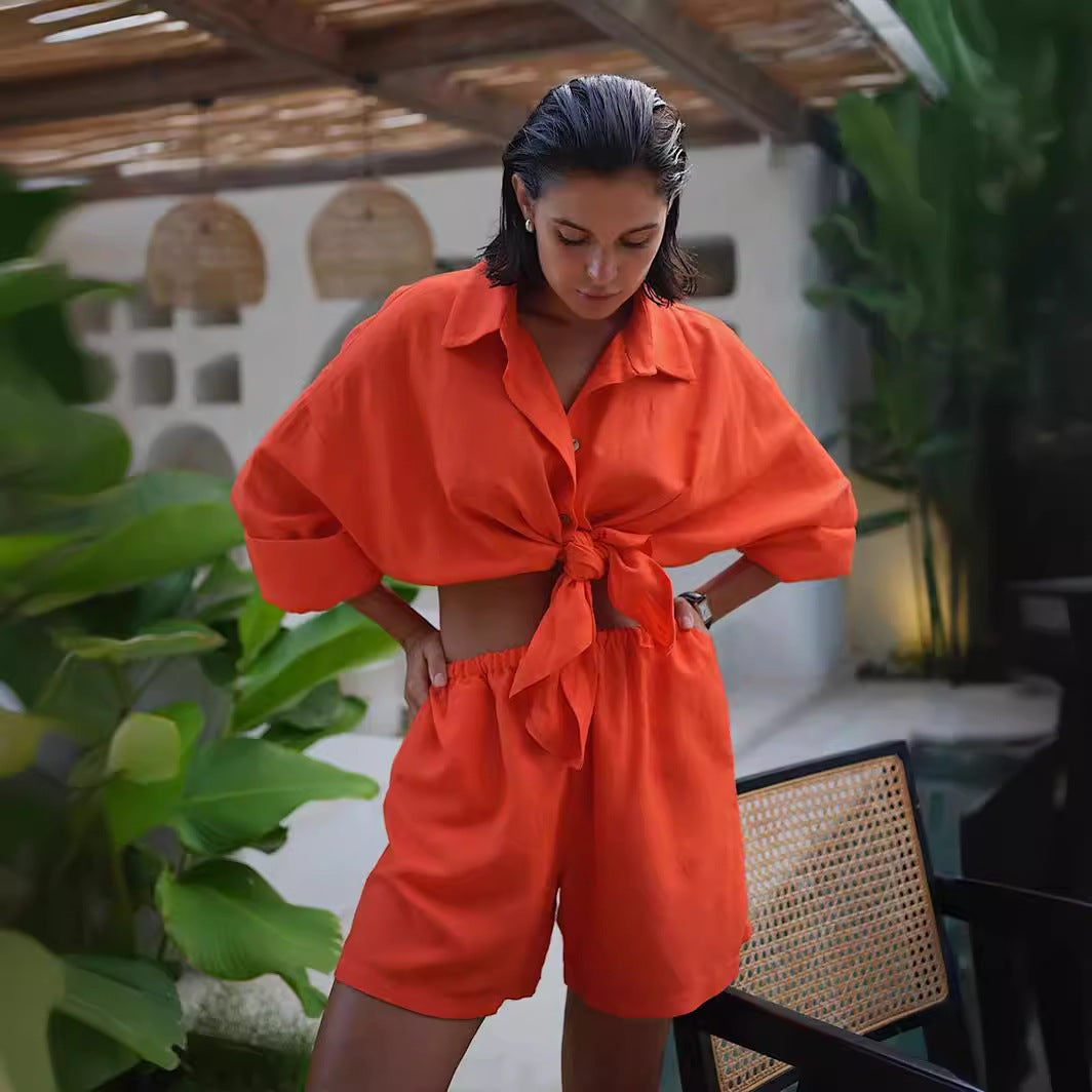 Dame afslappet sæt bestående af top og shorts med knapdetaljer og løs pasform Stilla