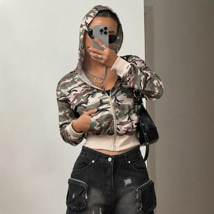 Kvindernes cropped hoodie jakke i moderne camouflage stil Stilla