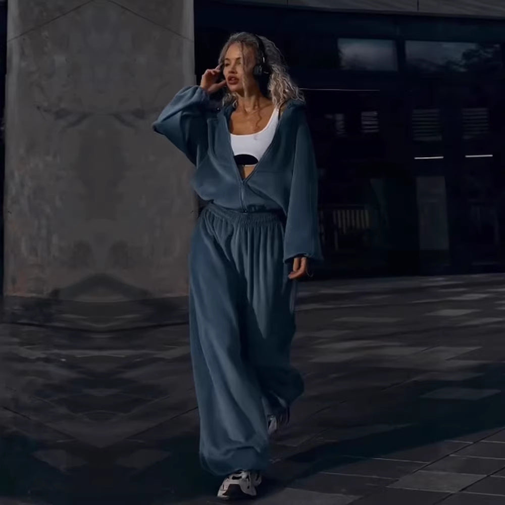 Kvinders sporty fleece sæt med løs pasform og hætte Skovae