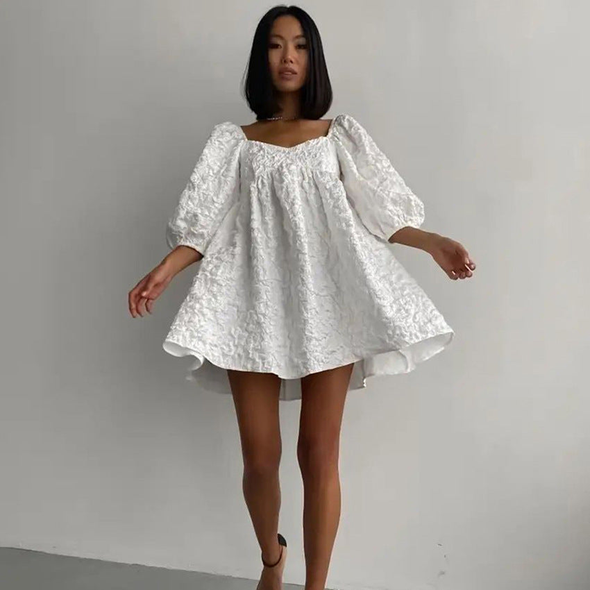 Dame Off-Shoulder Minikjole med voluminøse puffærmer og struktureret stof Stilla