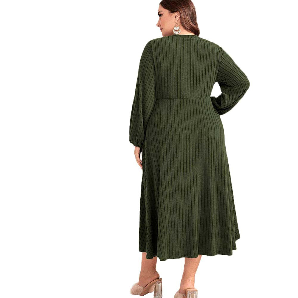 Dame Midi-kjole med elegant knap- og ribstruktur Stilla