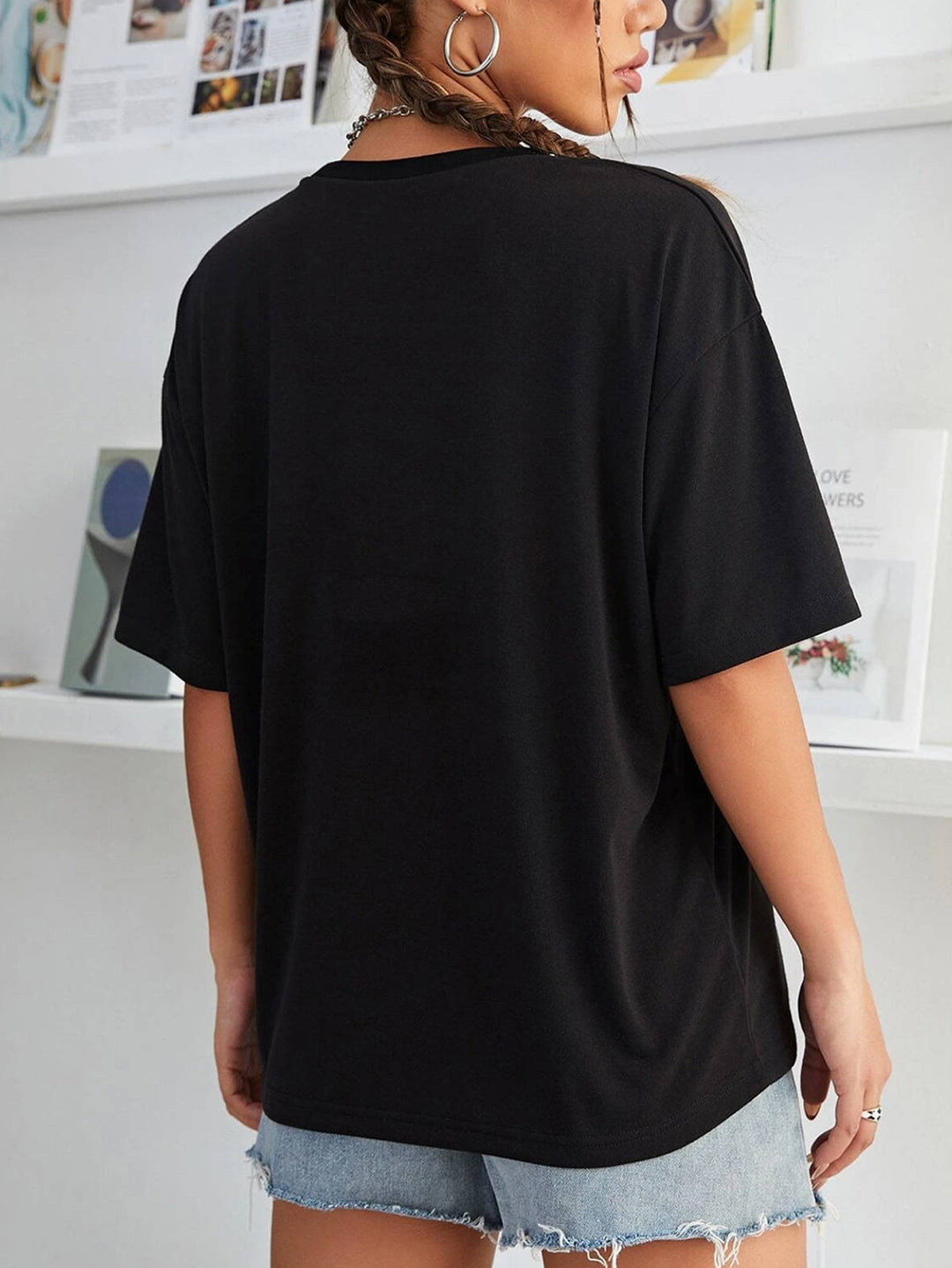 Dame afslappet T-shirt med kreativt grafikdesign Stilla