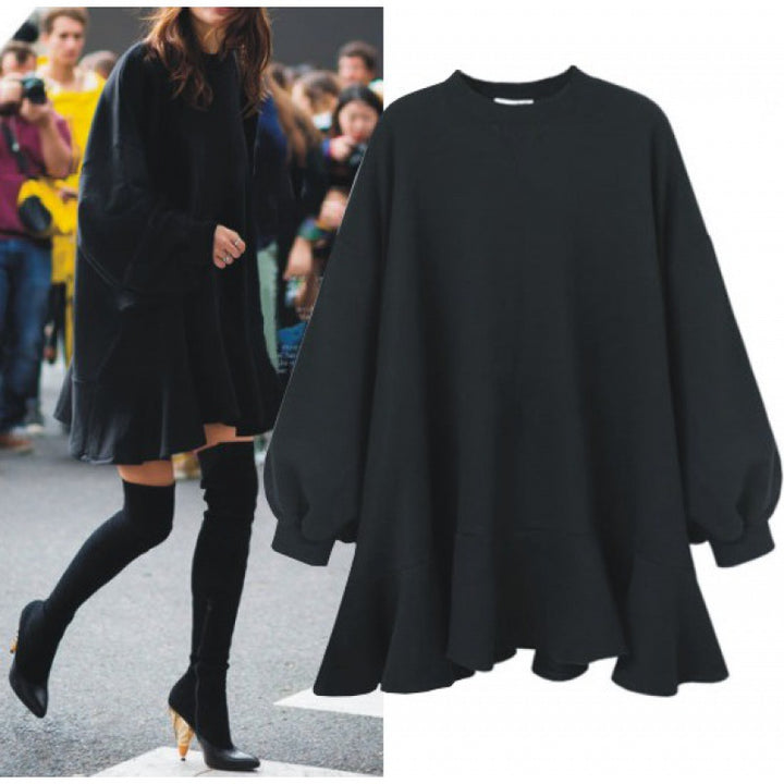 Kvindernes oversized sweatshirtkjole med voluminøs flæsekant Stilla