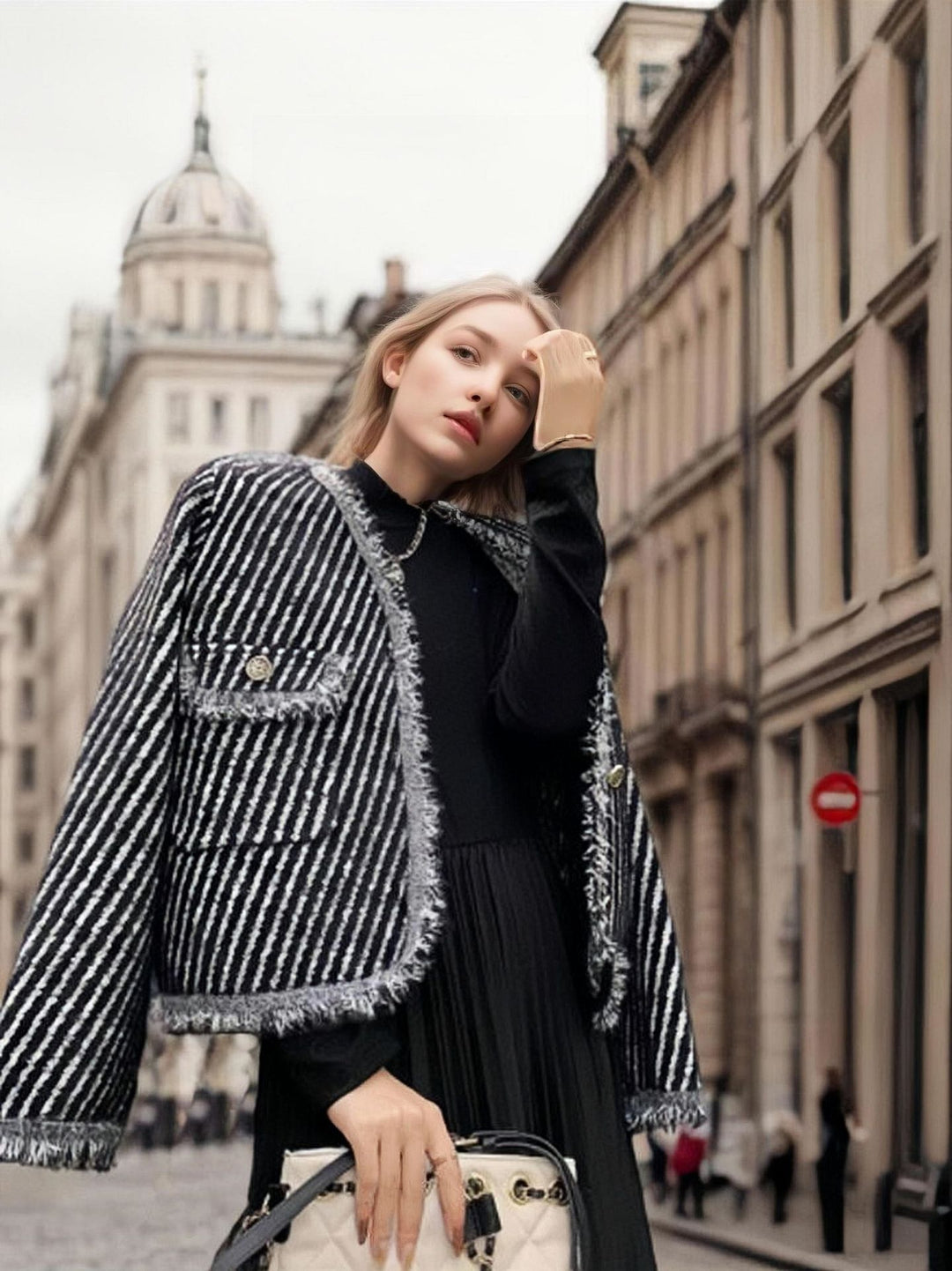 Kvindernes cardigan med dekorative knapdetaljer og frynsedesign Stilla
