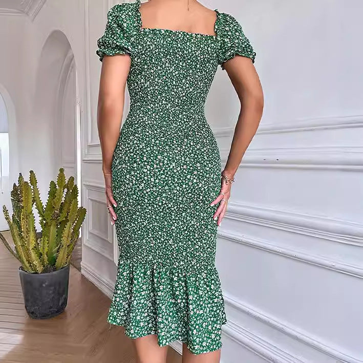 Dame figursyet kjole med flæsekanter og blomsterprint Stilla