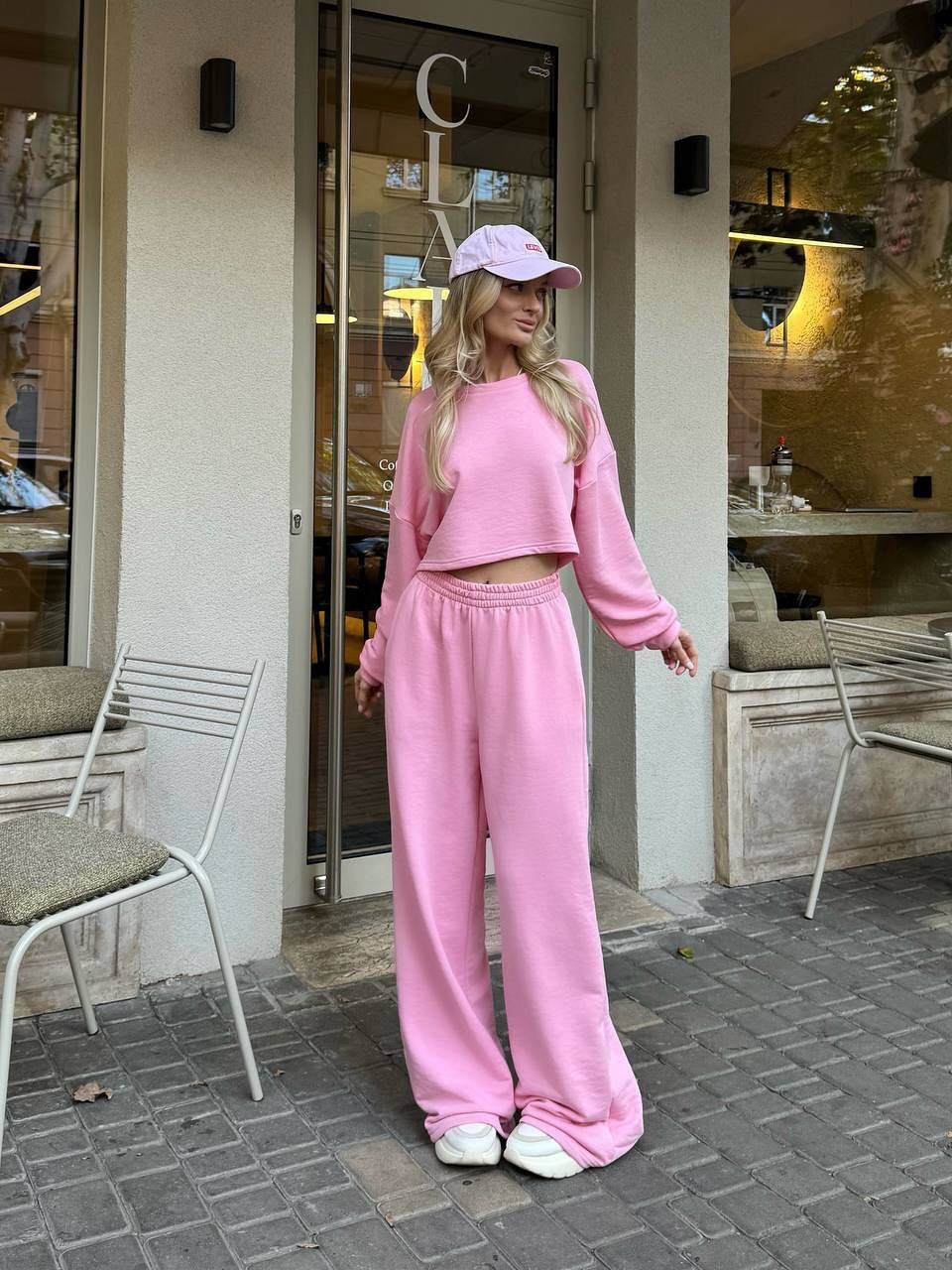 Kvinder casual to-delt sæt med løs top og komfortable palazzo bukser Skovae