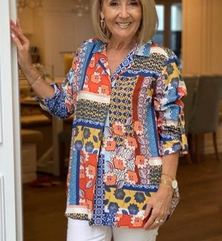 Dame oversized skjorte med farverigt patchwork-design Stilla