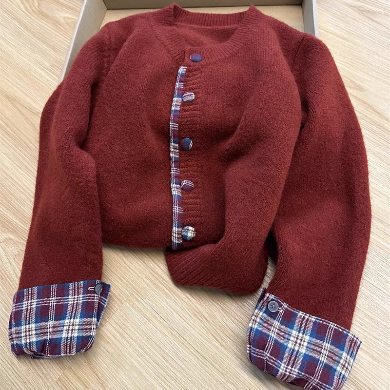 Dame cardigan med ternet mønster og elegante knapdetaljer Stilla