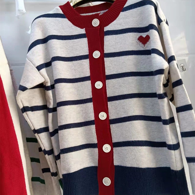 Femme Stribet Knap-Front Strikcardigan med Hjerte Symbol Stilla
