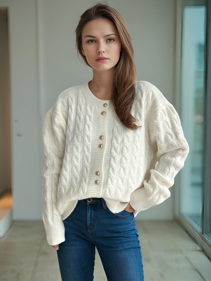 Dame chunky strik cardigan med dekorative knapper og kabelmønster Stilla