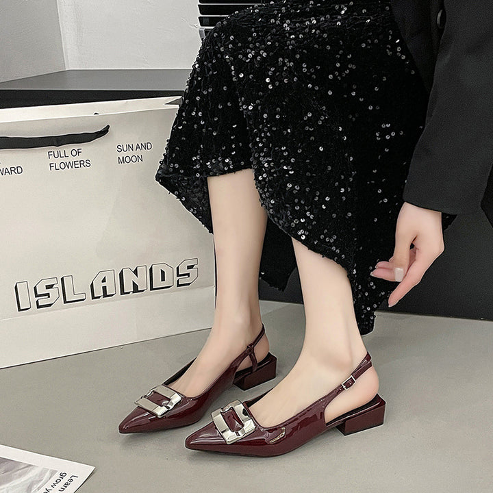 Dame Slingback-hæle med spids tå og dekorativt spænde-detail Stilla