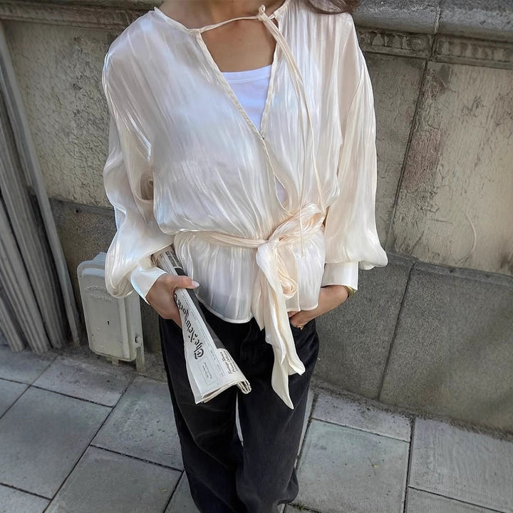 Dame elegant bluse med voluminøse ærmer og til at binde Stilla