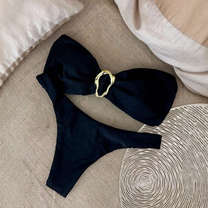 Dame Bikini-sæt med elegant bandeau-top og moderigtig buksevidde Skovae