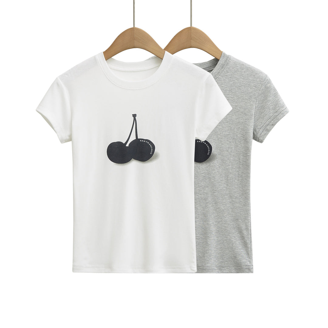 Dame T-shirt med frisk kirsebærdesign og høj kvalitets bomuld Stilla