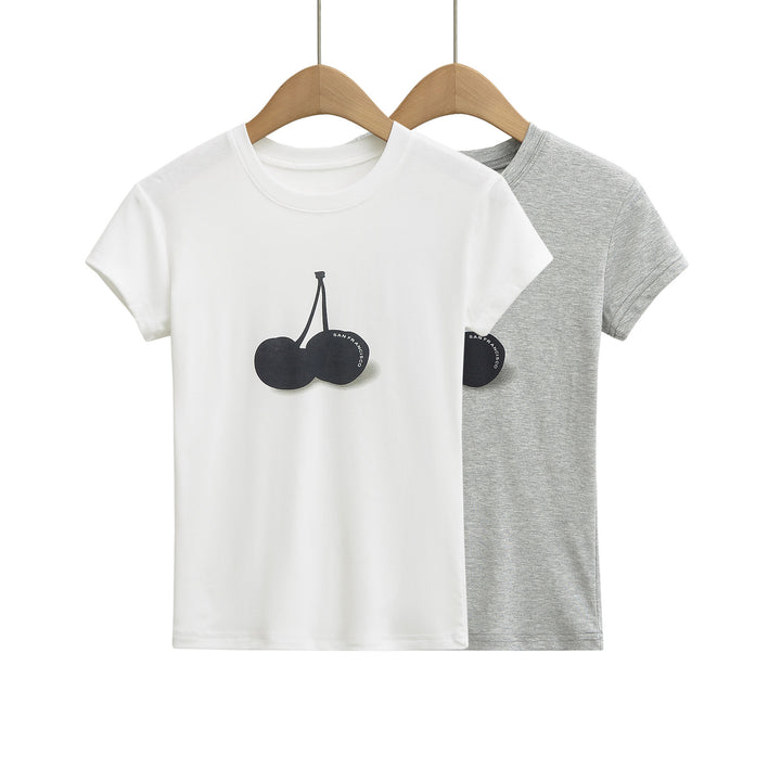 Dame T-shirt med frisk kirsebærdesign og høj kvalitets bomuld Stilla