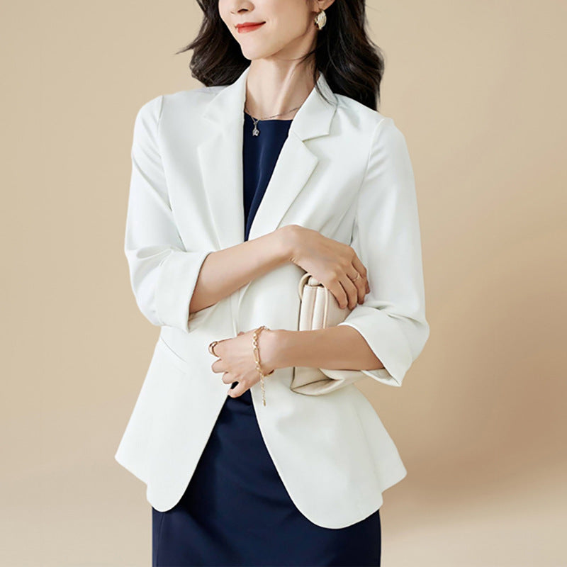 Dame stilfuld blazer med elegante detaljer og moderne snit Stilla