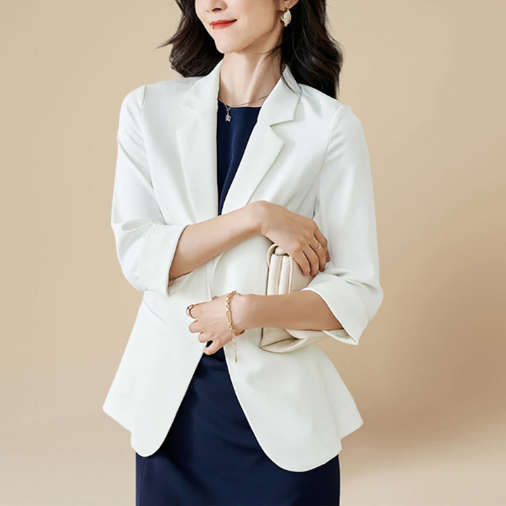 Dame stilfuld blazer med elegante detaljer og moderne snit Stilla