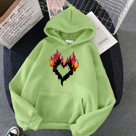 Kvinders hoodie med kreativ flammehjerte design Skovae
