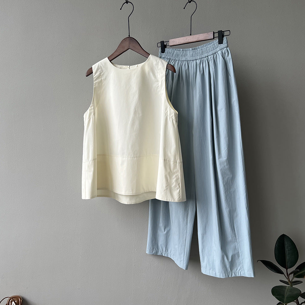 Dame ærmeløs top med elegant satin-finish og afslappede shorts Stilla