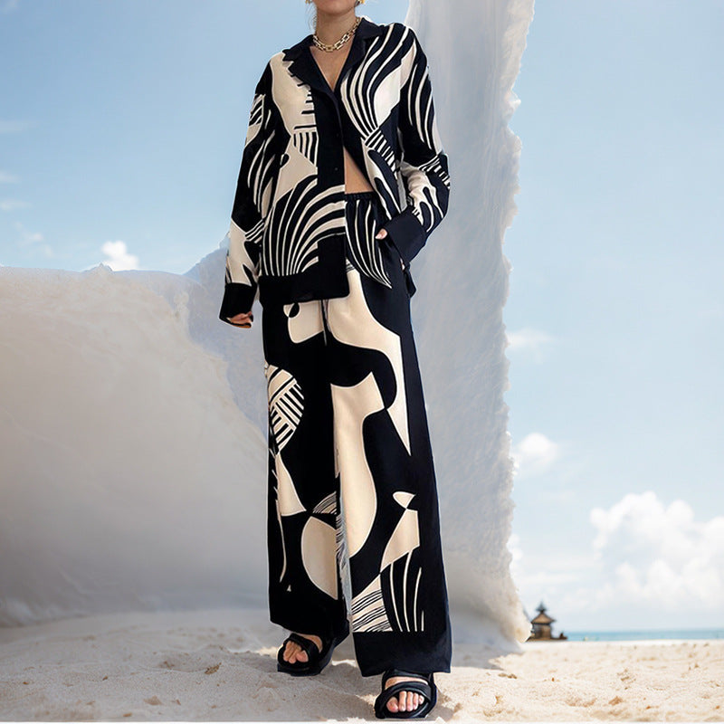 Dame To-delt Strandoutfit med moderne grafisk design Stilla