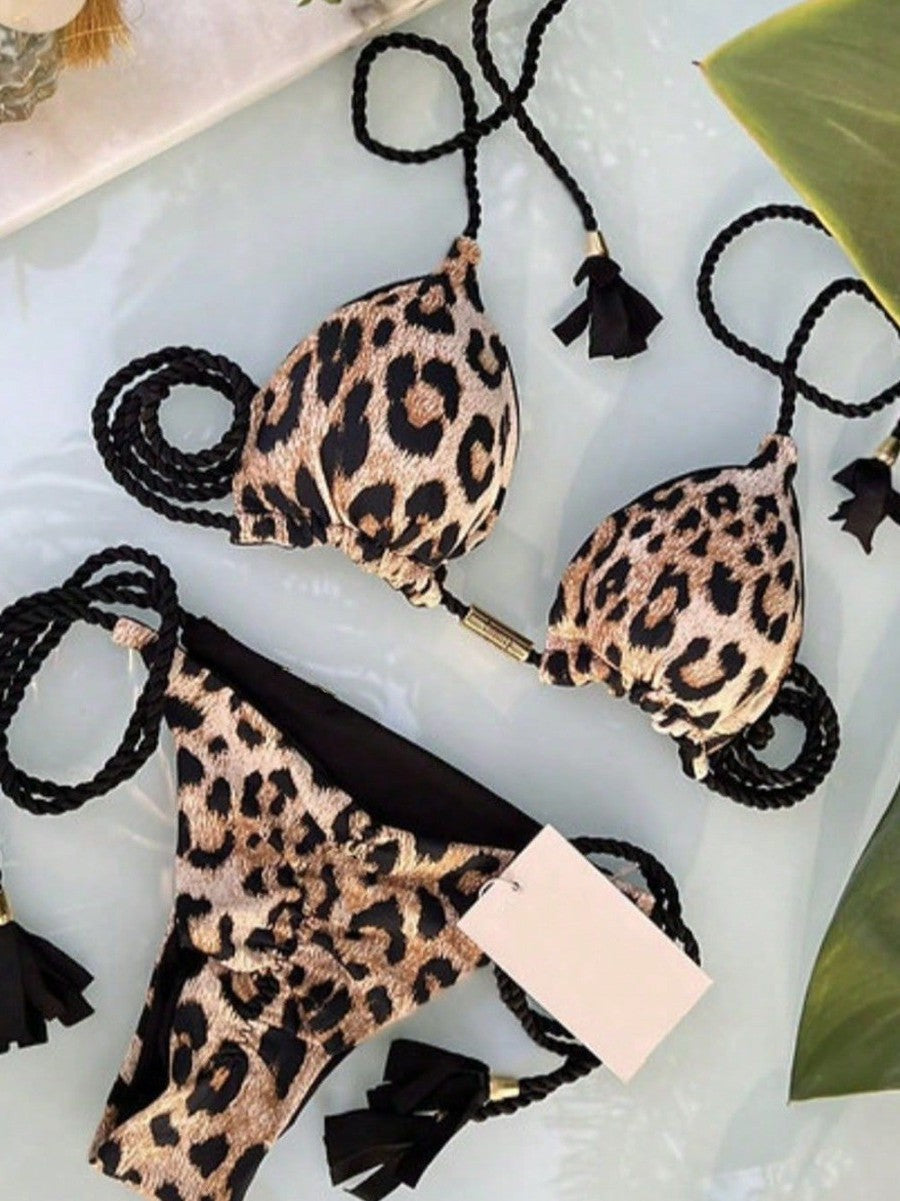 Dame triangel-bikini med stilfuldt leopardmønster og justerbare snøre detaljer Stilla
