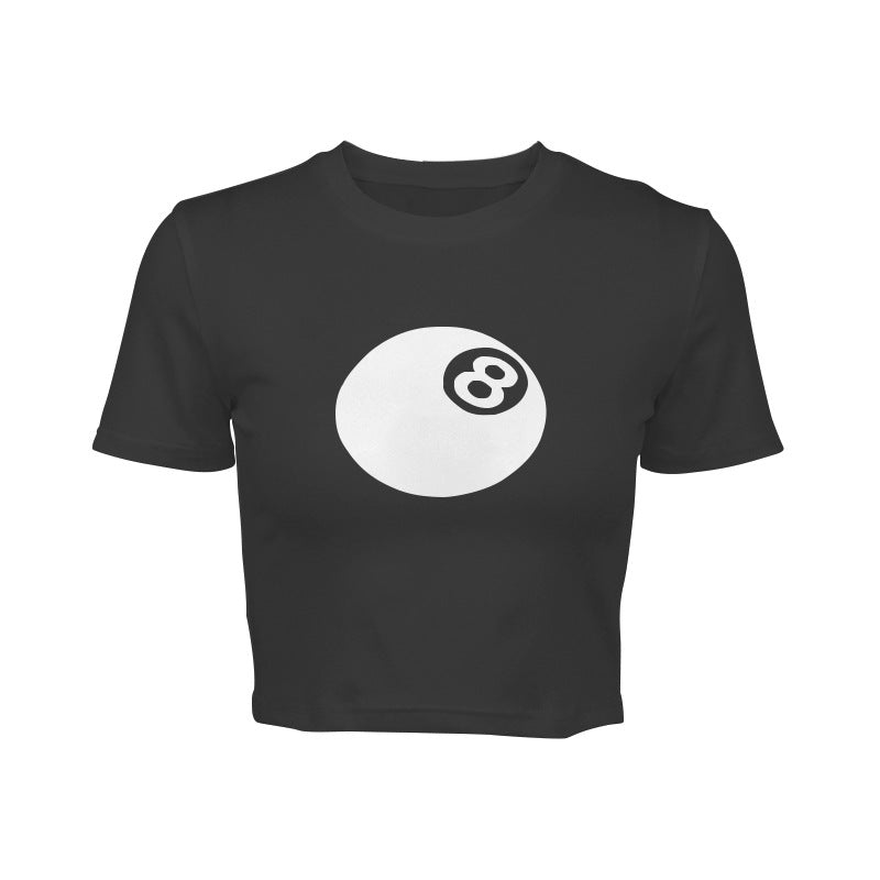 Dame cropped T-Shirt med unikt 8-Ball motiv og afslappet pasform Skovae