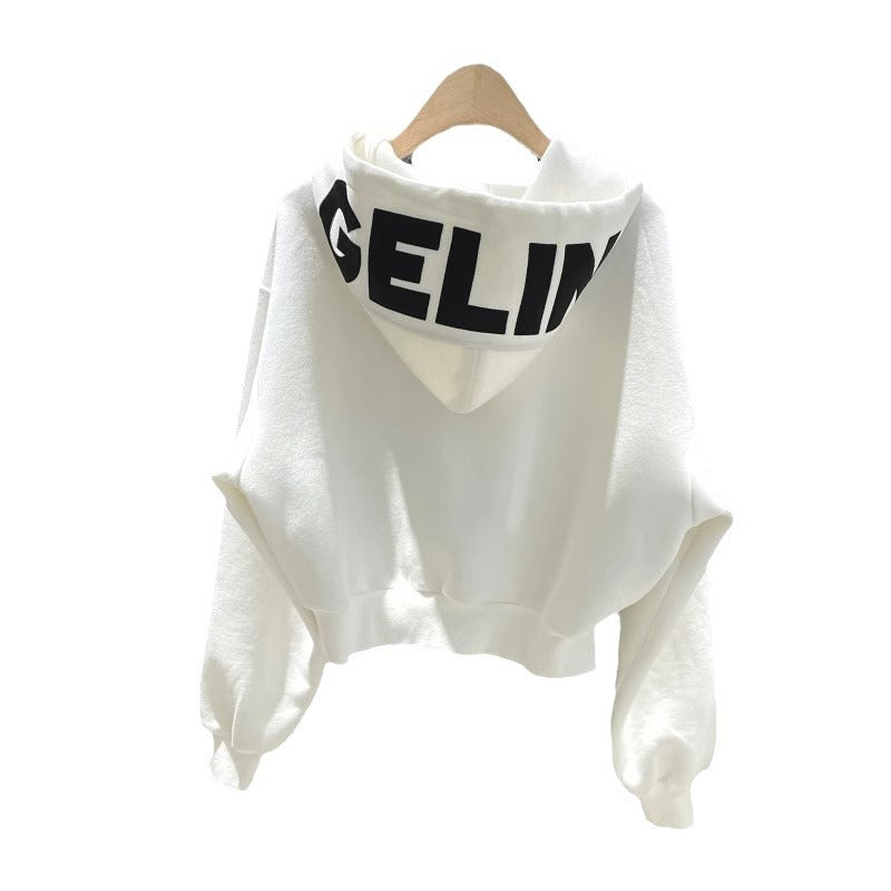 Kvinders cropped hoodie med en afslappet pasform og elastiske manchetter