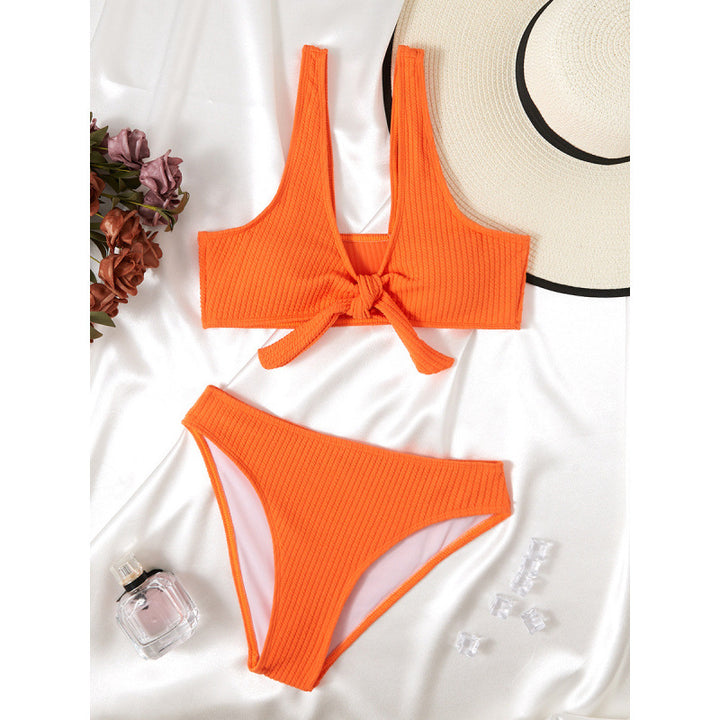 Dame triangel-bikini med trendy knude-detalje og kvalitets tekstur Skovae